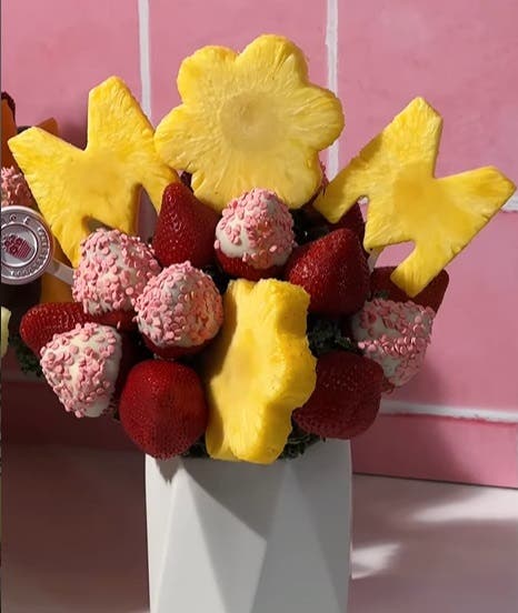 Celebrate Mom With Edible Arrangements 