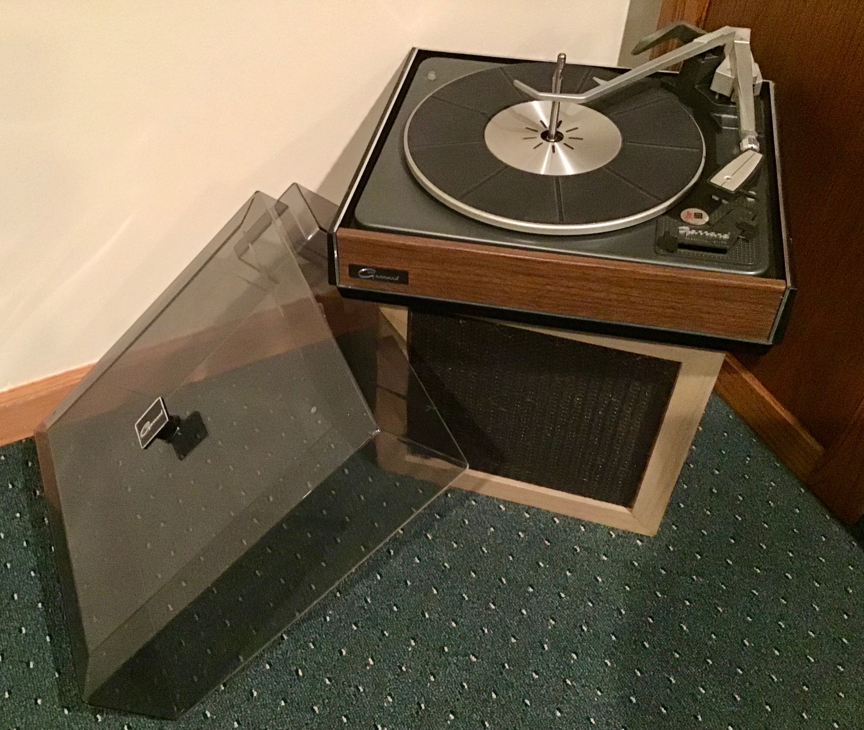 Attention vinyl fans! (Reduced)