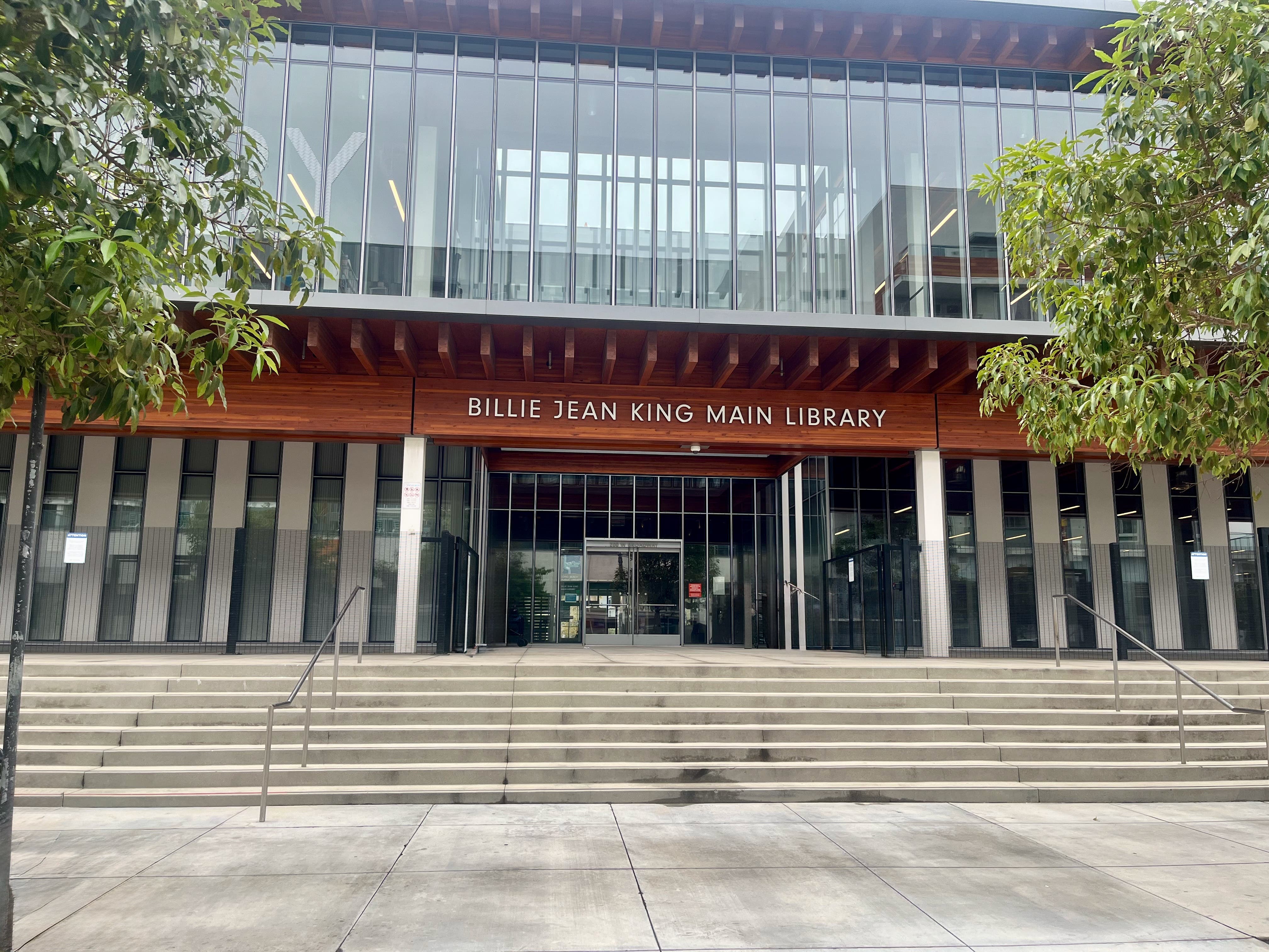 Mobile Notary Long Beach: Real Estate Signing at a Local Library