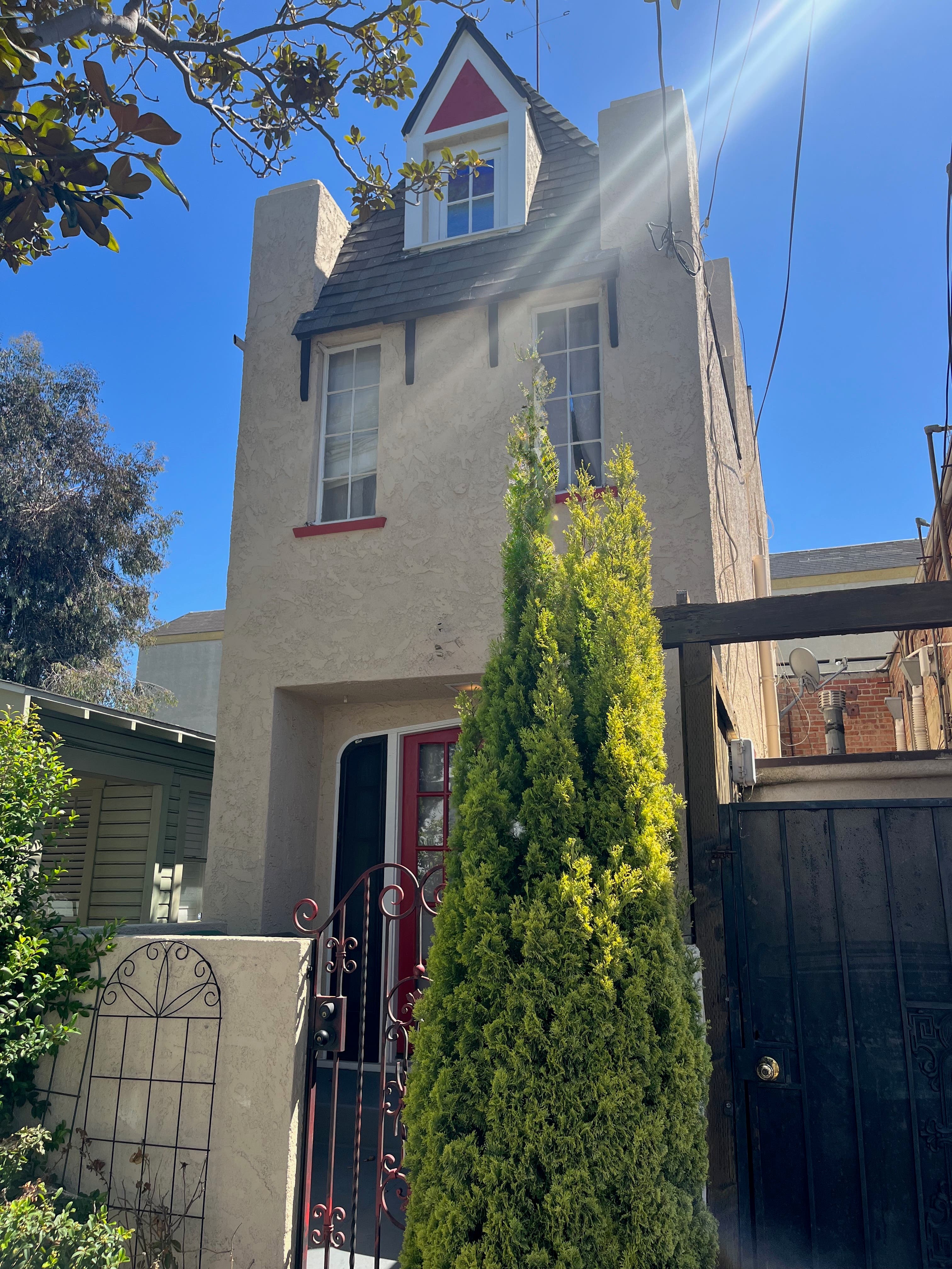 25 Years as a Long Beach Mobile Notary—and a First Visit to the Skinny House!