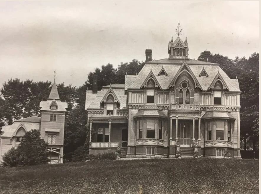 Walnut Hill Walking Tour