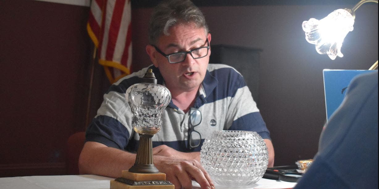 What's Your Glass: Glass Detectives 🔎