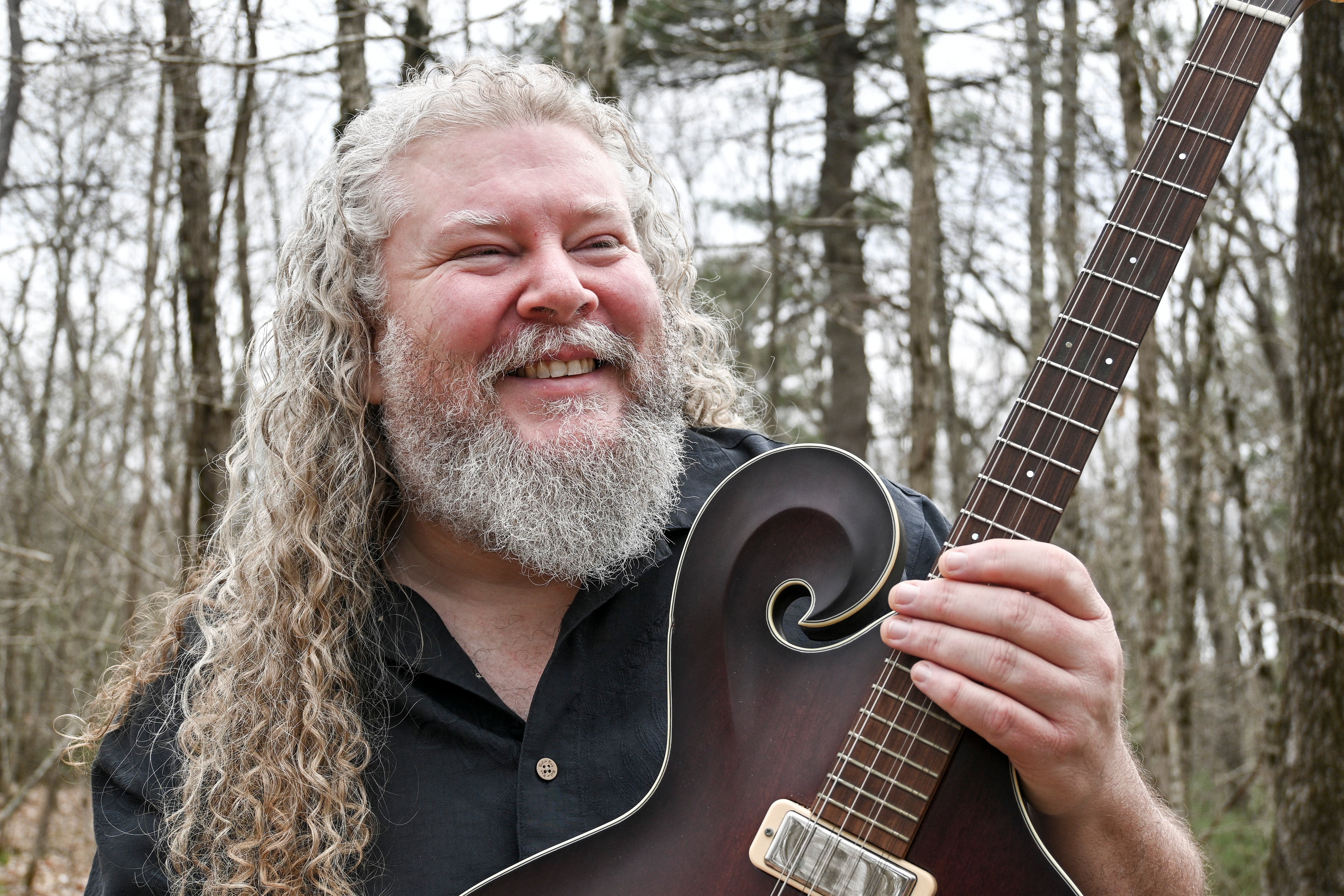International Folk Singer Joe Jencks to Perform Free Concert July 11 at Byron Colby Barn