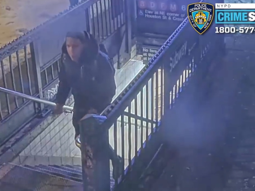 Man Stabbed In The Back Inside NYC Subway Station, Suspect At Large ...