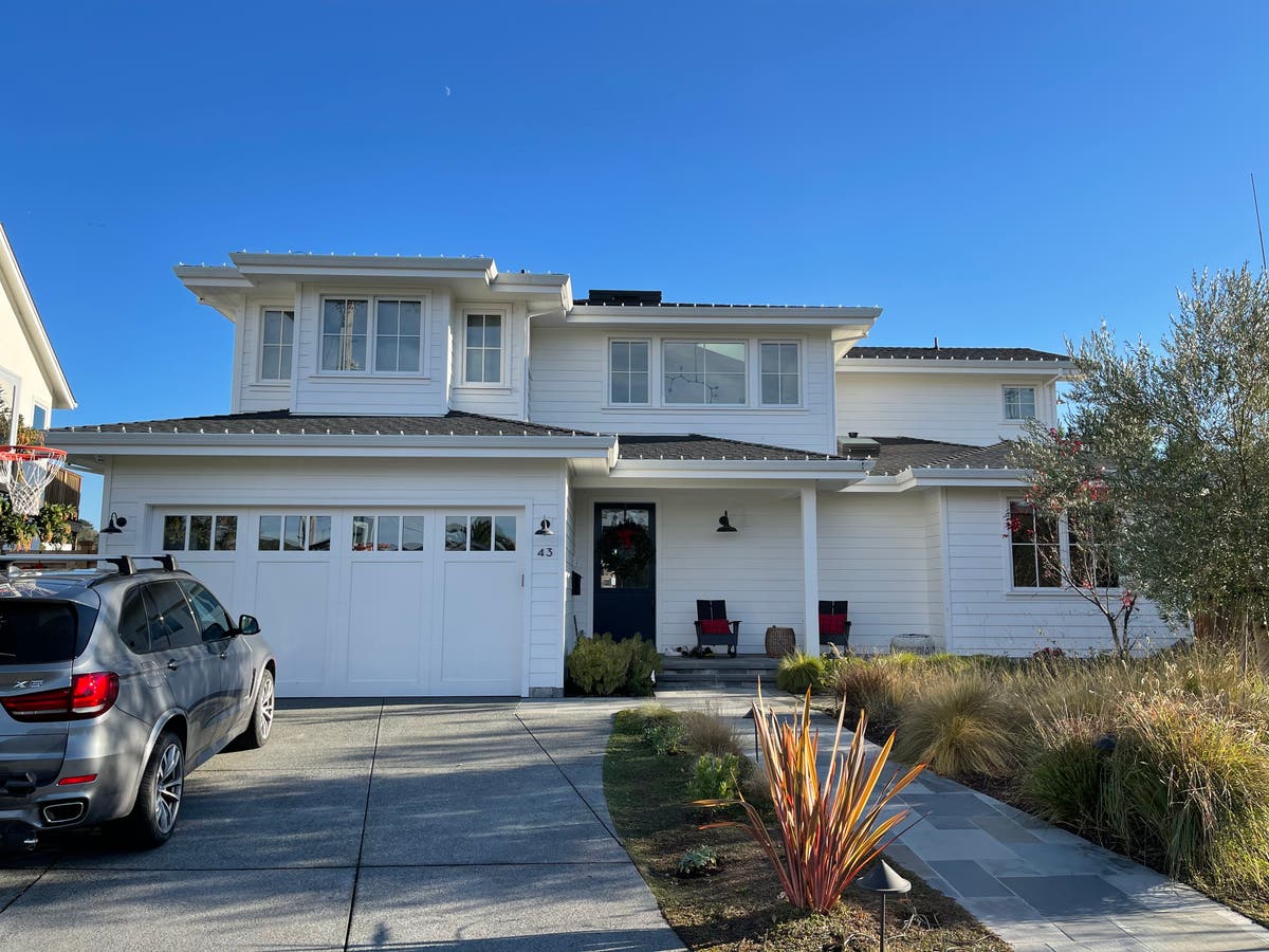 Karoll Julian | Interior & Exterior Painting