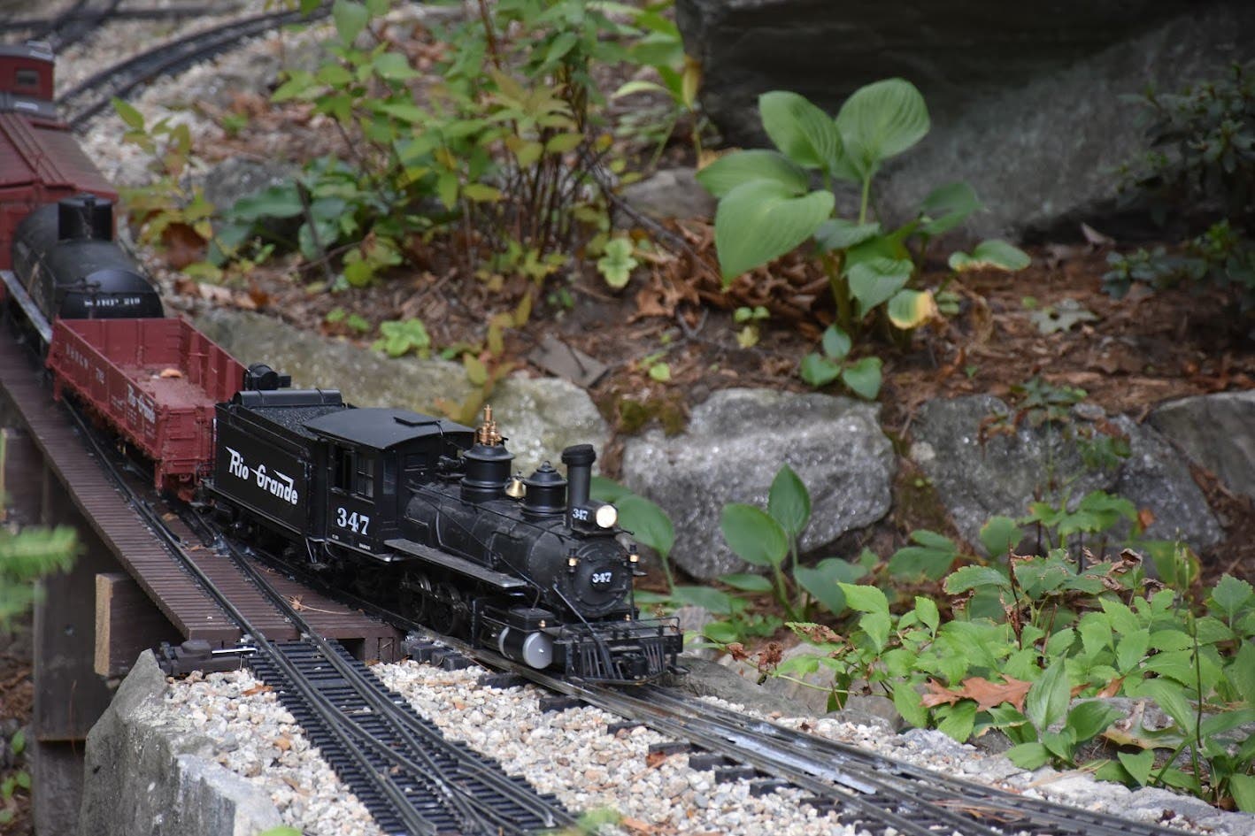 The Wonderful World of Garden Trains at Bedrock Gardens