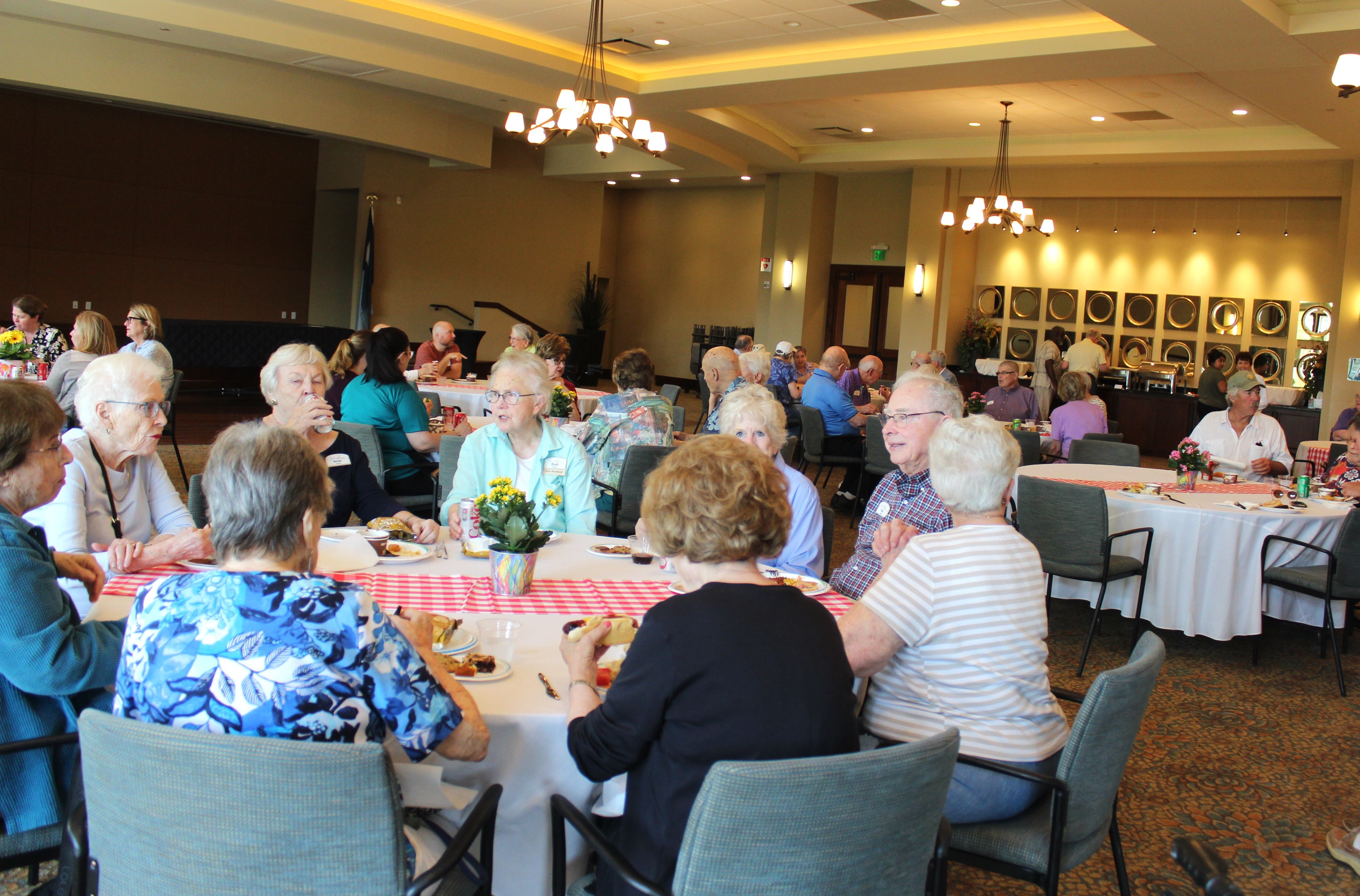 50 Bouquets of Blooms Raise Funds for Alzheimer’s