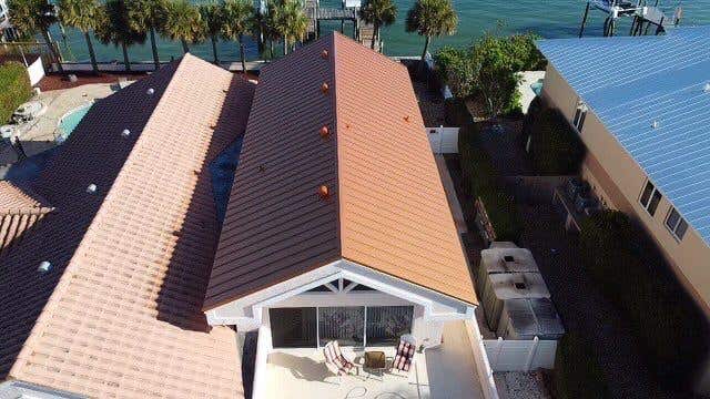 AKM Roofing