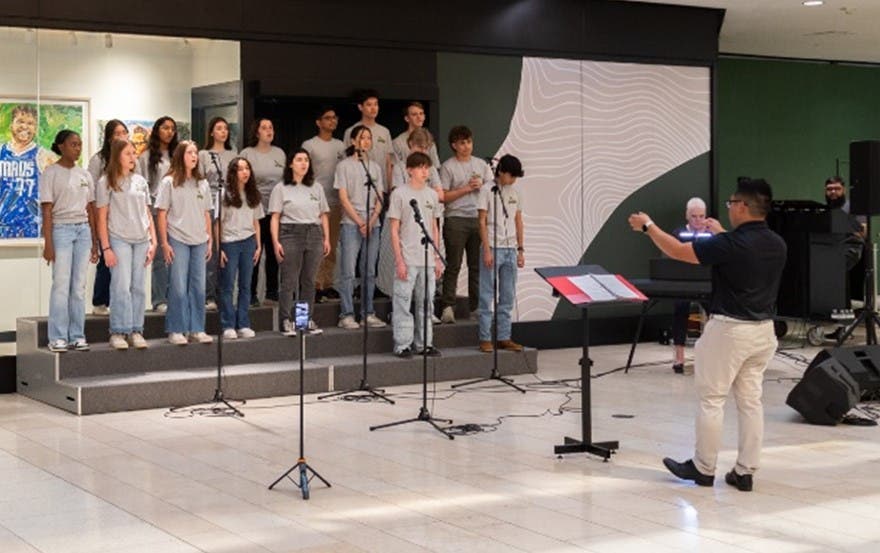 Sounds of Spring at Galleria Dallas 