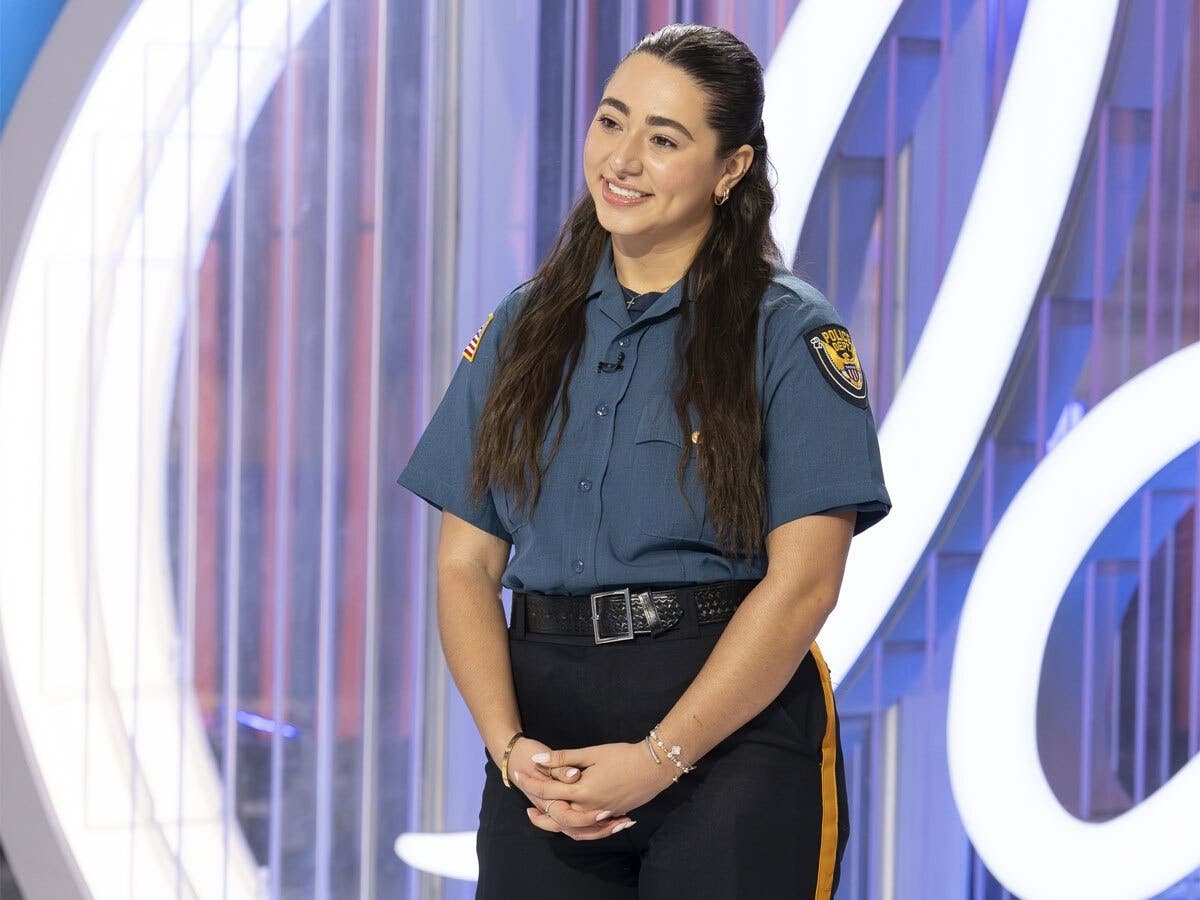 Julia Sienna Santiago on American Idol.