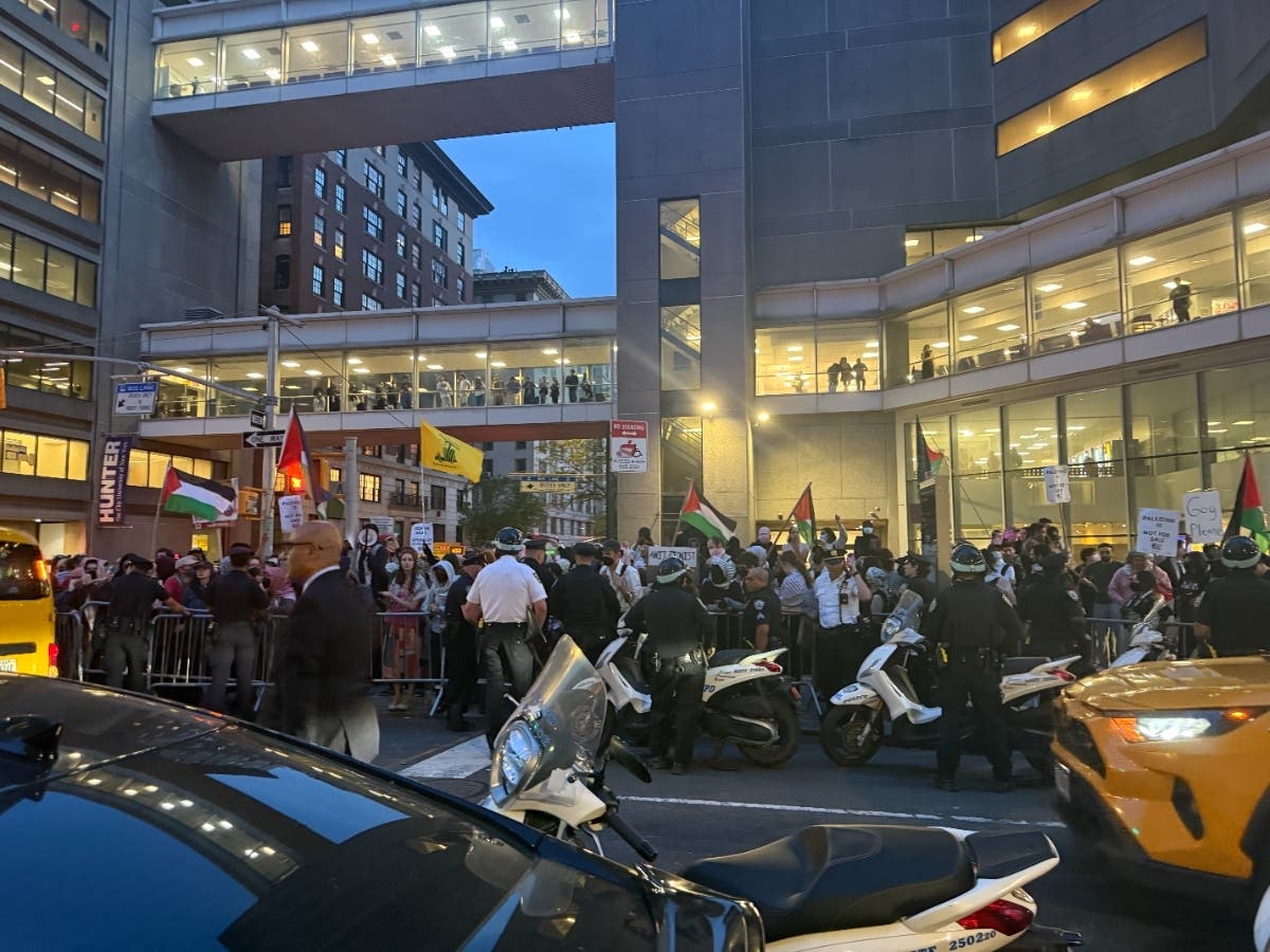 The protest unfolded in response to an Israeli real estate event at Park East Synagogue, which was selling real estate in the West Bank and Israel,  on East 67th Street between Third Avenue and Lexington Avenue.