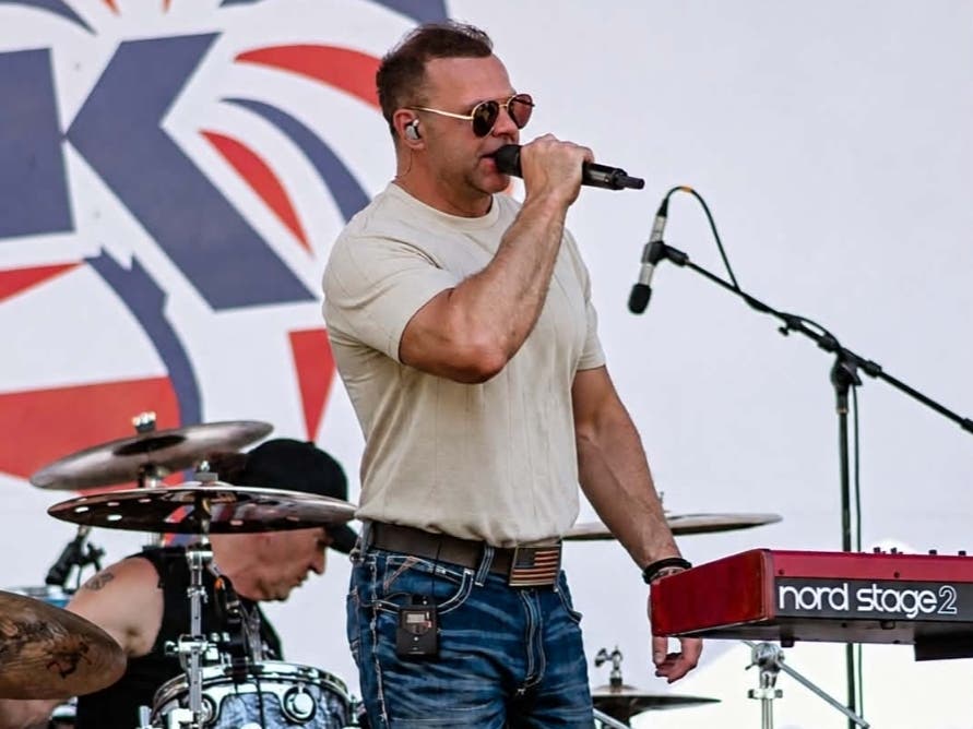Chris Darlington live—Winchester’s hometown country star in the spotlight.