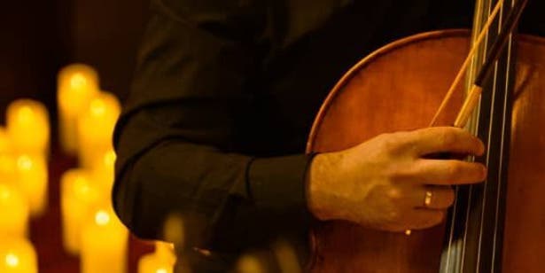Candlelight: Christmas Carols on Strings