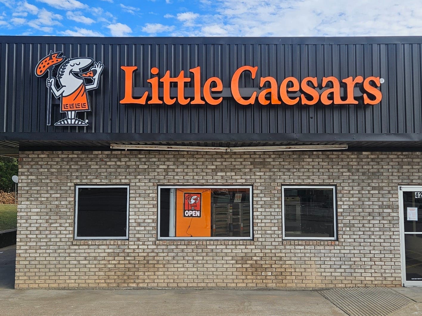 Robinson Little Caesars Celebrates Grand Opening with Free Pizza for a Year Giveaway