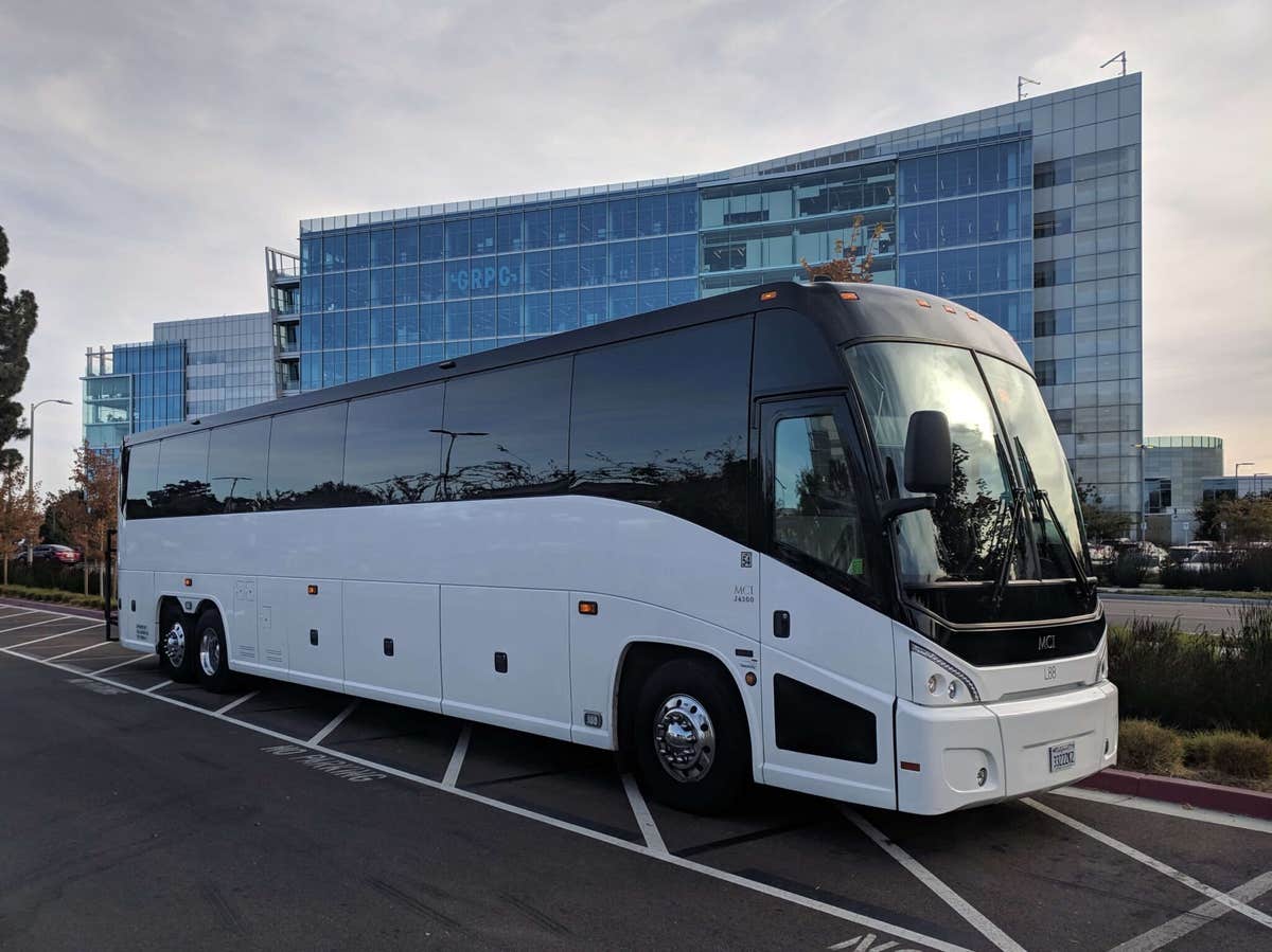 Los Angeles Employee Shuttle Bus Rentals
