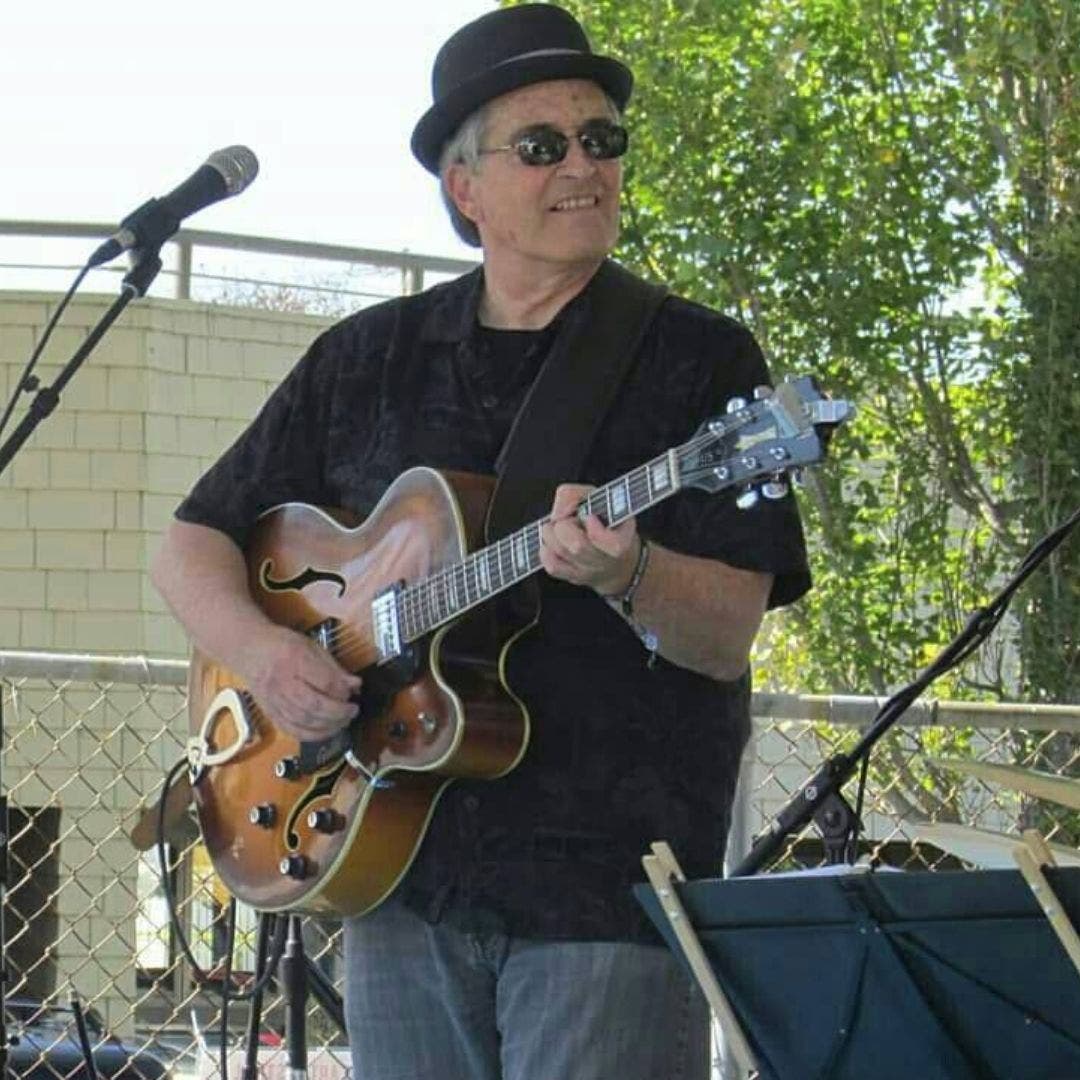 Thursday Live Music with Mike Z at Adobe Road Winery