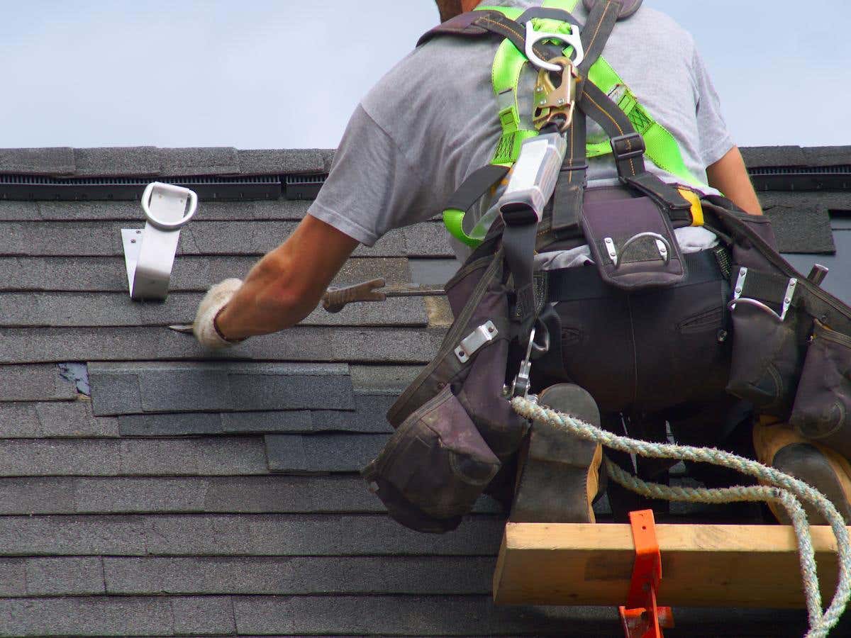 AKM Roofing