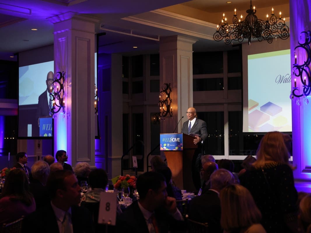 The Welcome Home Gala raises awareness of issues facing older adults and recognizes people who support the organization's work.