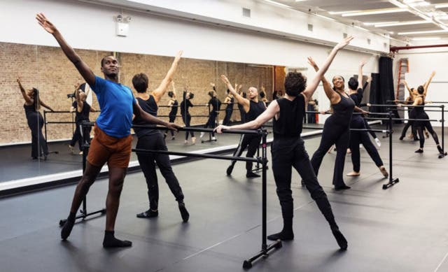 Amanda Selwyn Dance Theatre Announces Male Company Dancer Auditions