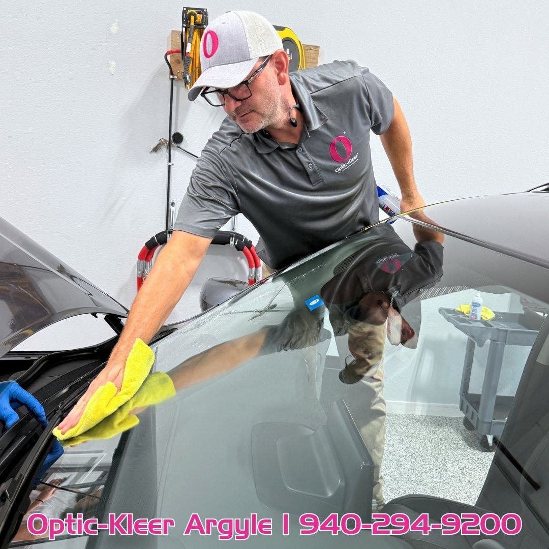 Windshield Repair in Argyle