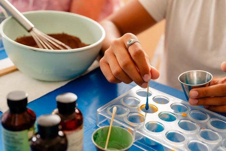 Seabreeze Chocolates to Host Summer Chocolate Decorating Classes for Teens