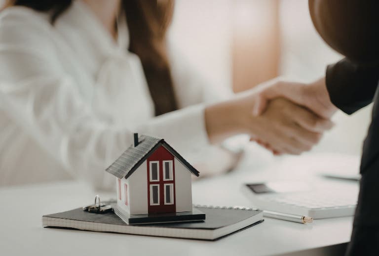 Navigating the Real Estate Market in Sugar Land, TX with a Certified Broker