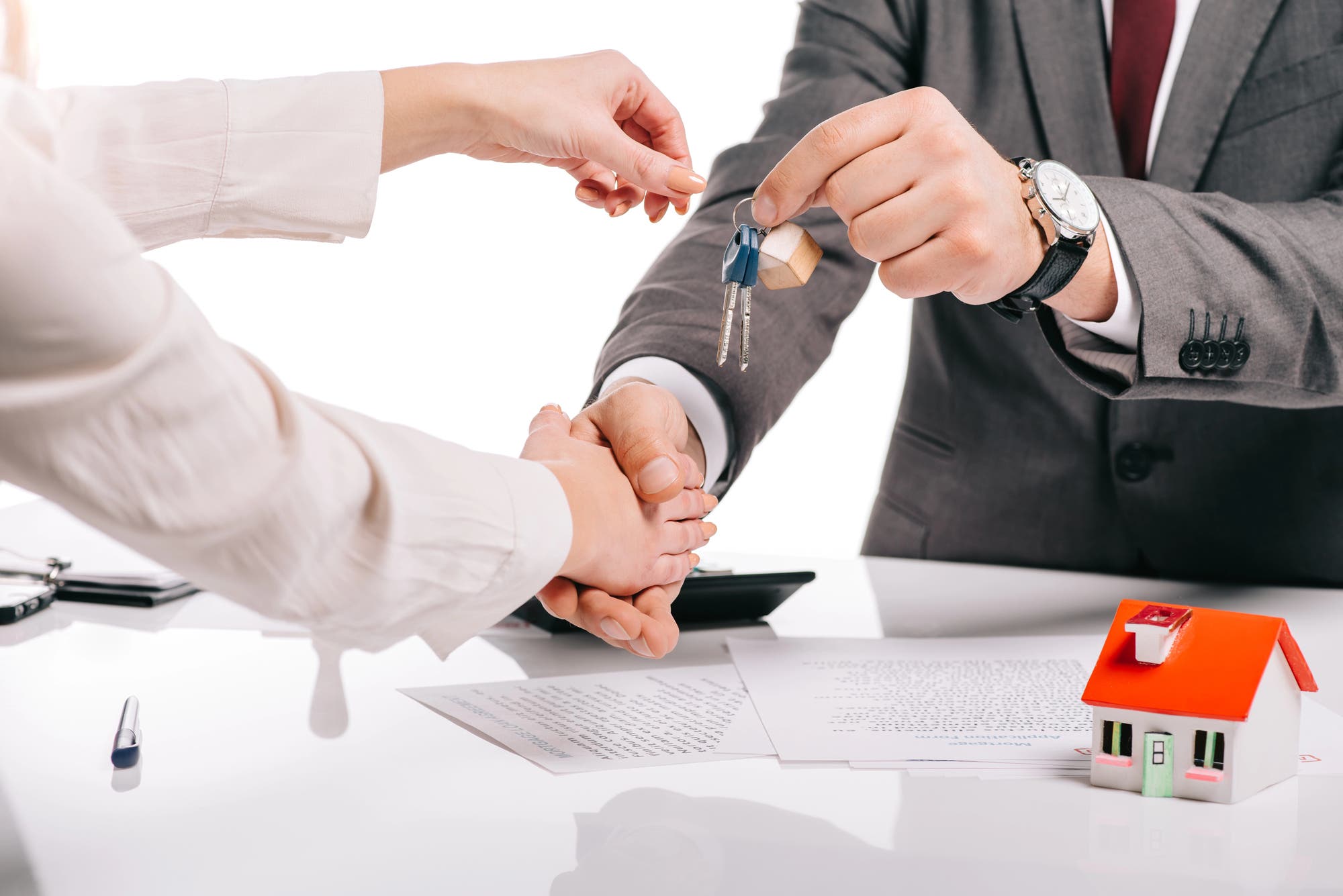 How Real Estate Brokers Support Homebuyers and Sellers in Sugar Land Communities