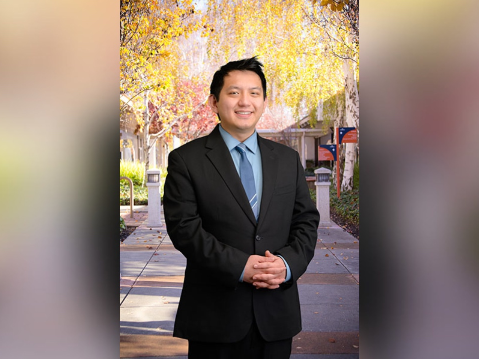 A photo of Raymond Liu