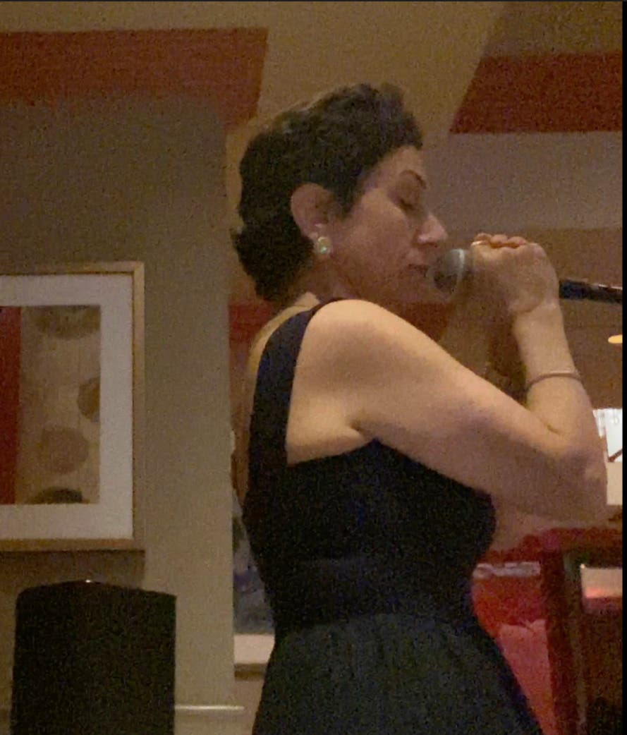 Anna Maria Villa sings at Vetro Restaurant & Lounge