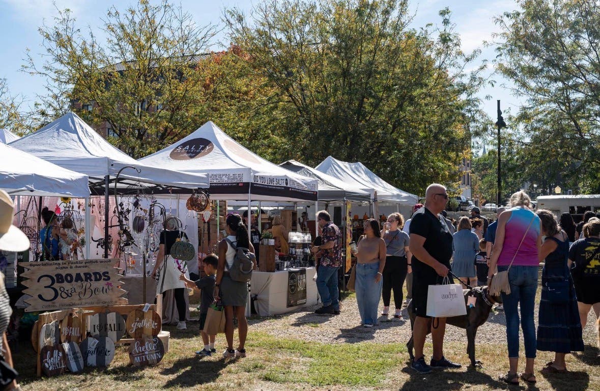 Market on Canal (an outdoor vendor market)