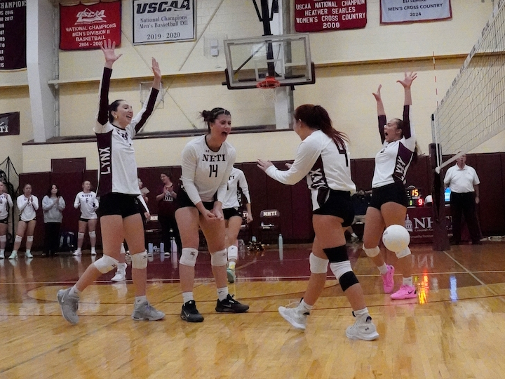 The Lynx celebrated three wins across four matches at the YSCC Volleyball Crossover Weekend.