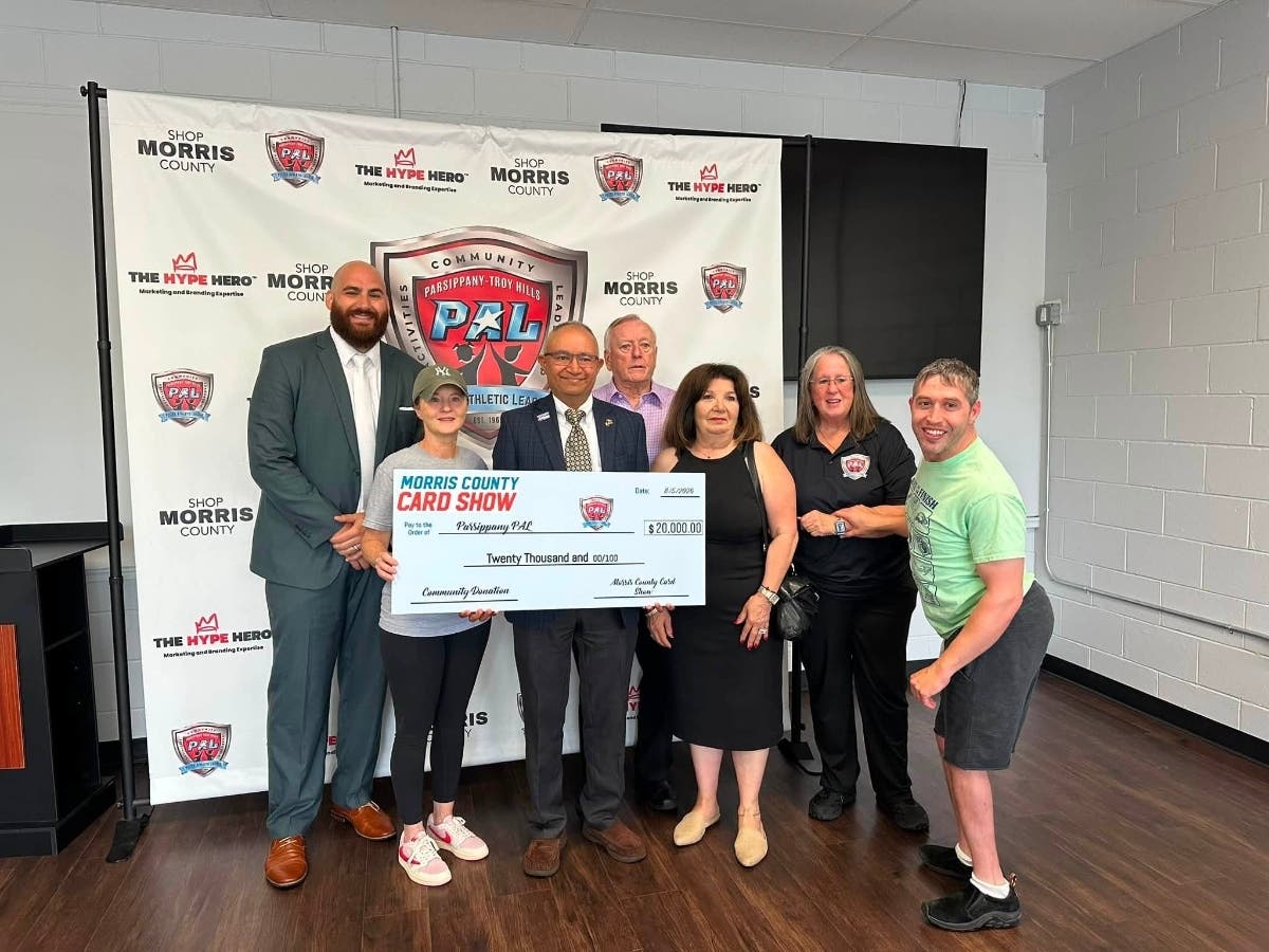 The Parsippany Police Athletic League (PAL) recently accepted a donation of $20,000 from the Morris County Card Show.