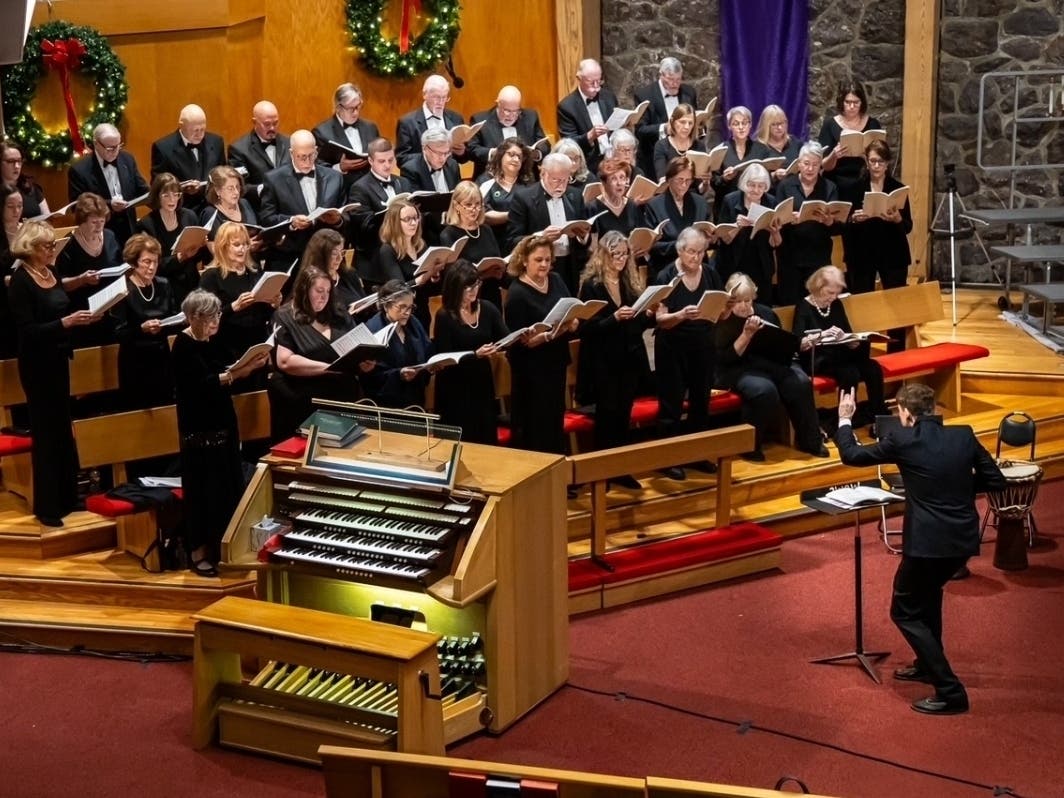 New members will have the chance to prepare for the society's upcoming holiday program, “Home for the Holidays Goes to the Movies.”