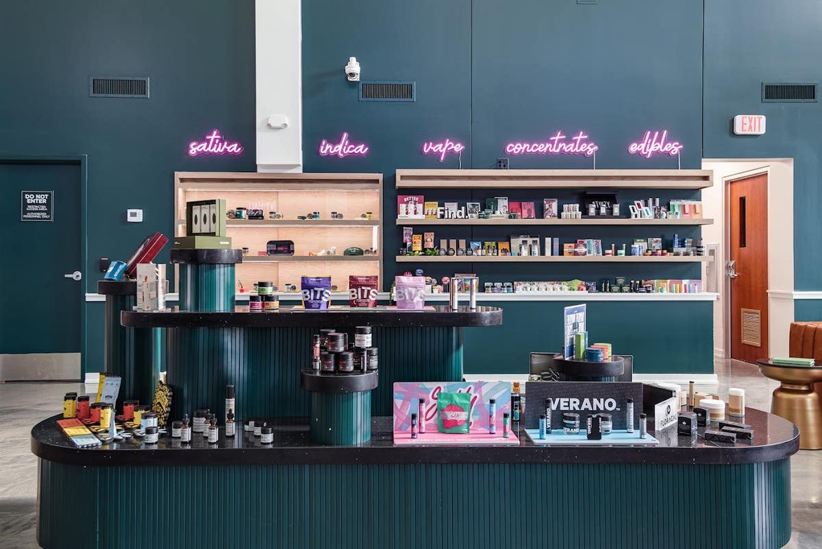 Ivy Hall Dispensary - Logan Square