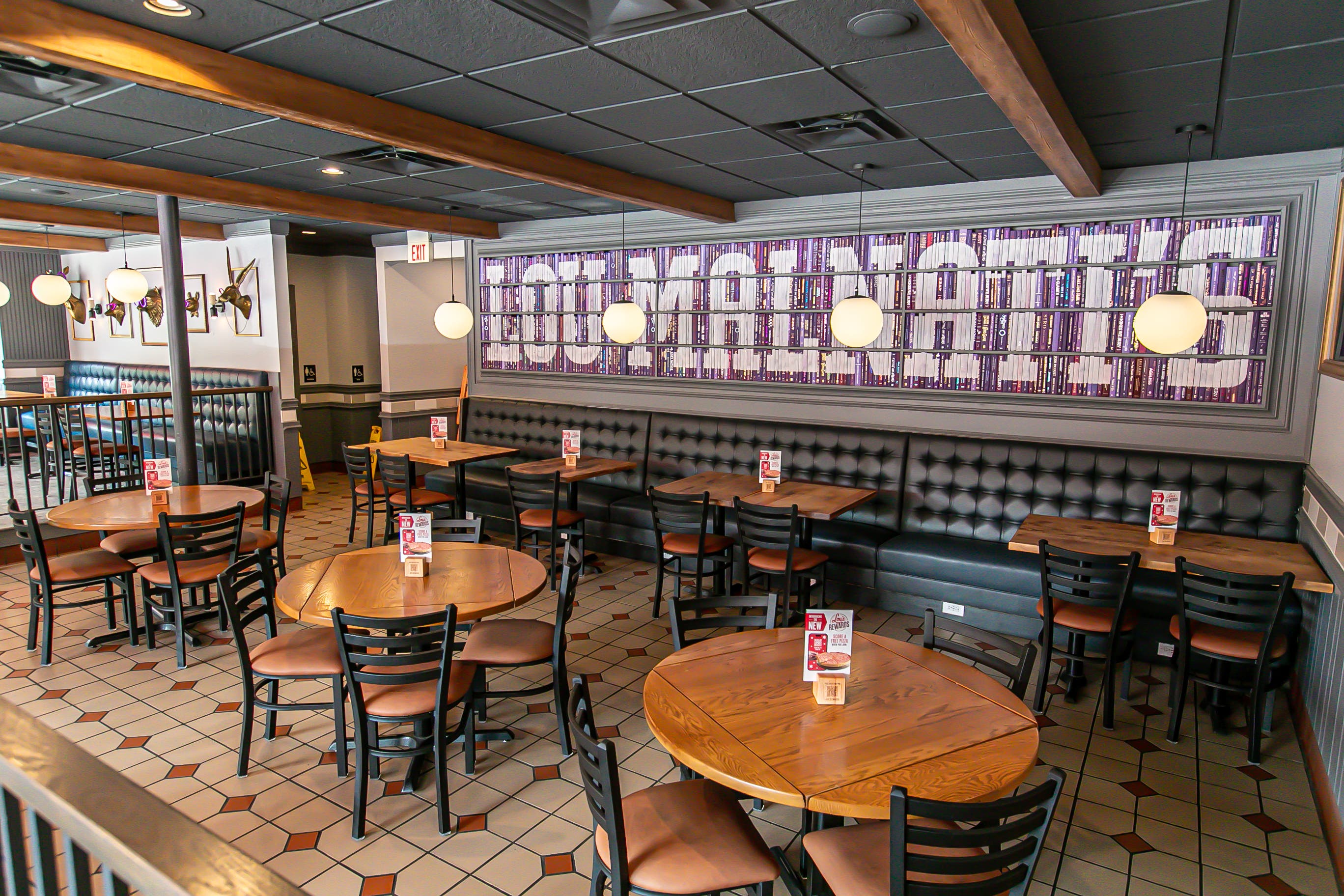 Lou Malnati’s unveils renovated downtown Evanston restaurant