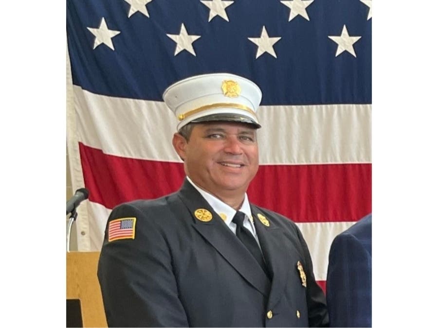 Longtime resident Jeffrey Gogan took the oath of office during a swearing-in ceremony earlier this month.