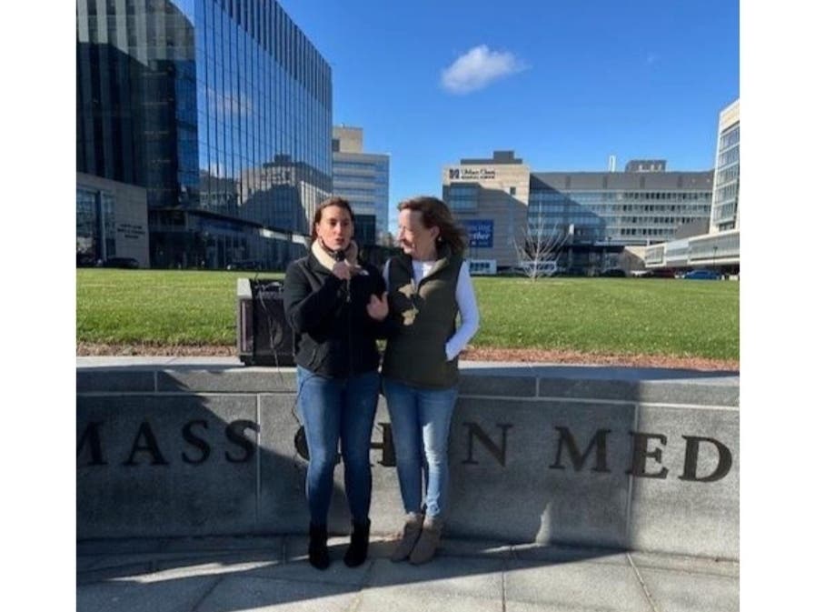 Maribeth Finn and her daughter, Kortney Hixson, a living donor pair, spoke at an event at UMass Memorial Medical Center's University Campus on Wednesday.
