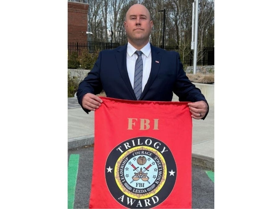 Sgt. Chris Atchue completed the FBI-LEEDA Leadership Trilogy program after finishing the Executive Leadership Institute course, the final step in the series, the department announced on Thursday.