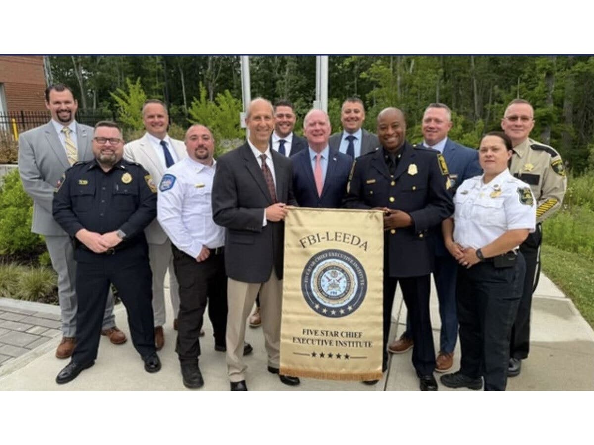 Shrewsbury Police Chief Kevin Anderson completed the FBI-LEEDA Five Star Chief Executive Institute