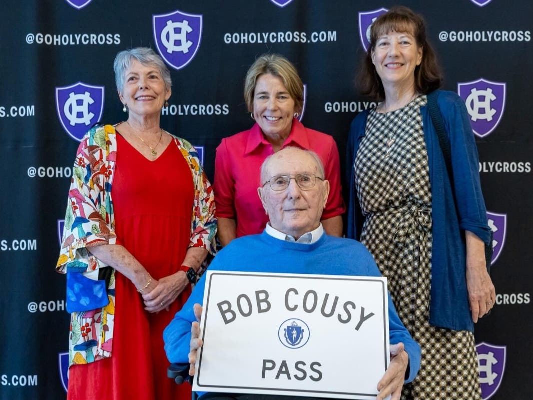 The I-290 bridge over Southbridge Street in the city has been renamed the "Bob Cousy Pass." Cousy, who now lives in Worcester and had a star-studded career with the Boston Celtics from 1957 to 1963, was inducted into the Hall of Fame in 1971.