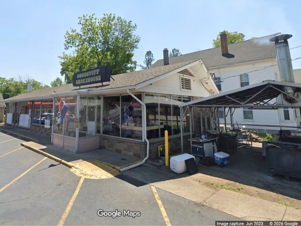 Coldstuff Ice Cream owners Dave and Kevin Miller posted on Facebook on Sunday, telling customers to stop yelling at employees after a worker was confronted over a 25-cent price discrepancy, according to WBZ-TV.