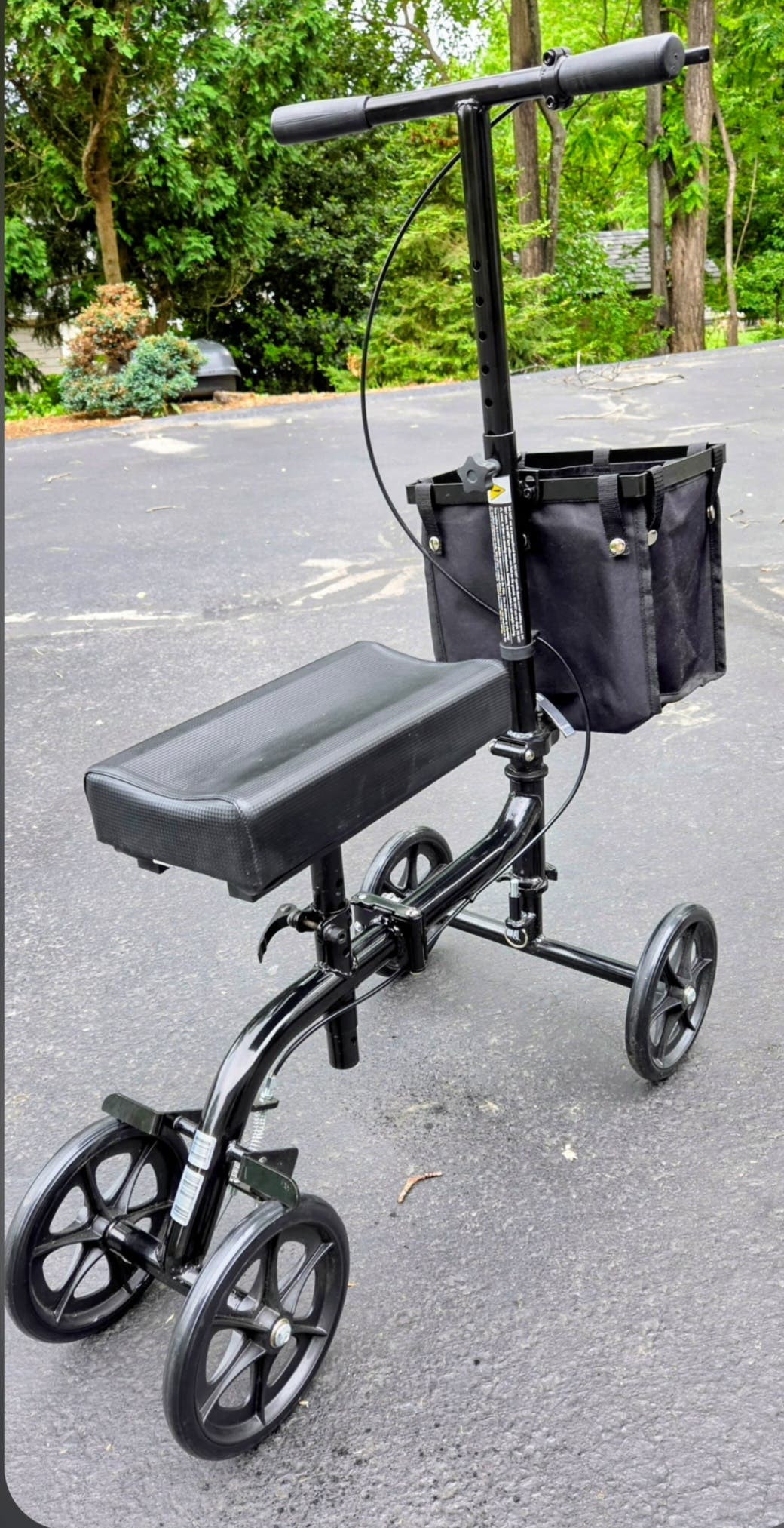 EQUATE STEEL .knee. scooter. 