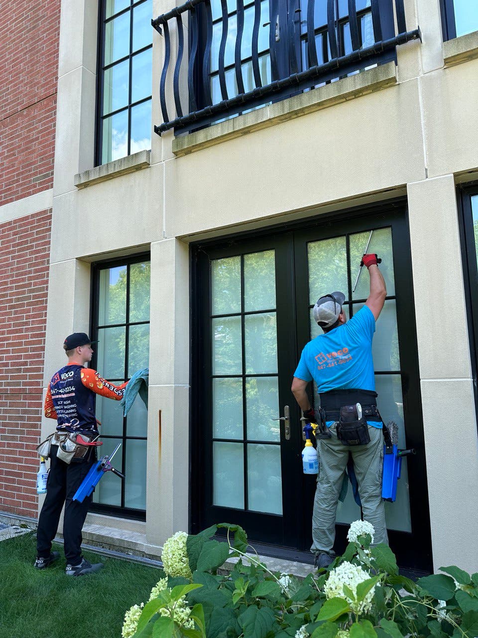 Window Cleaning in Deerfield, IL – Inside, Outside, Screens & Tracks Included