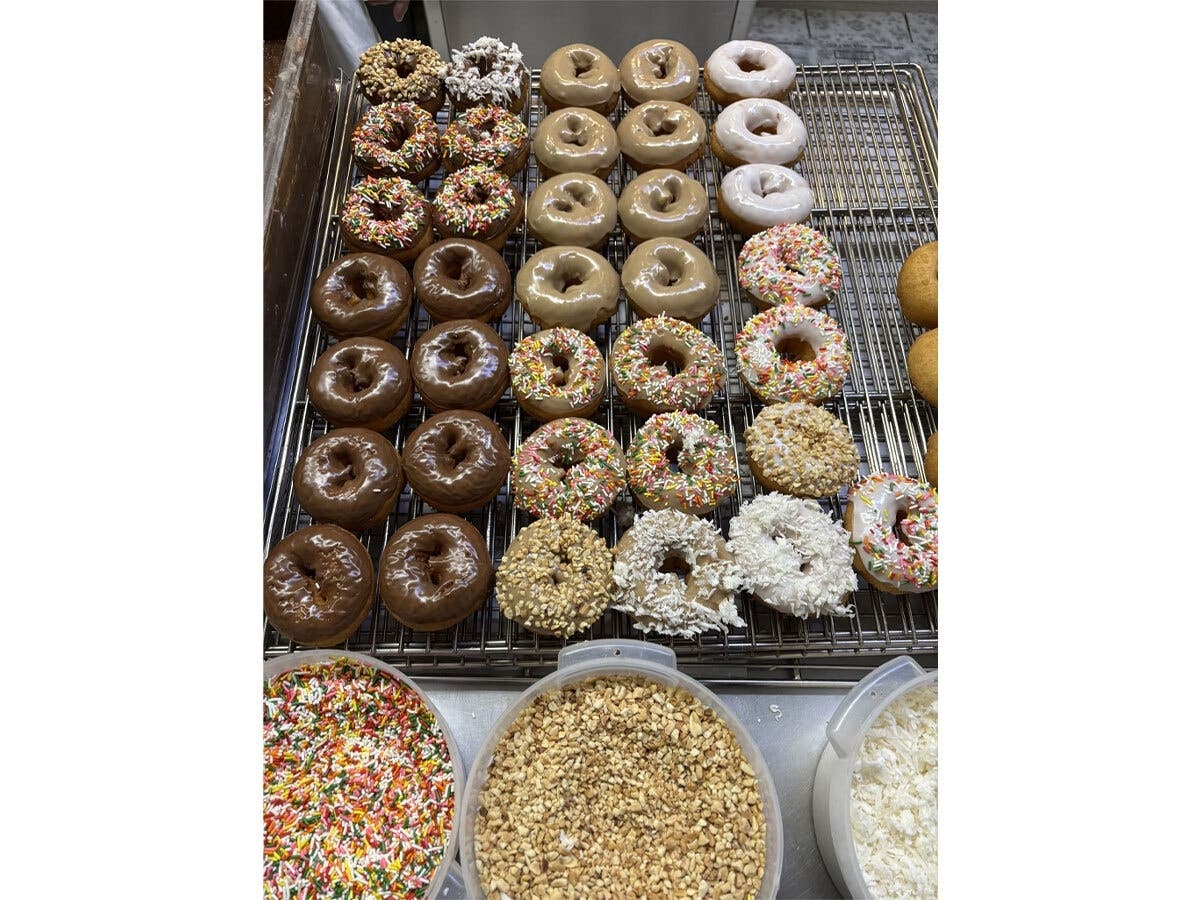 Within a two-minute walk from each other, two Healdsburg doughnut shops serve different crowds, budgets, and philosophies, reflecting the two sides of this wine country town. 