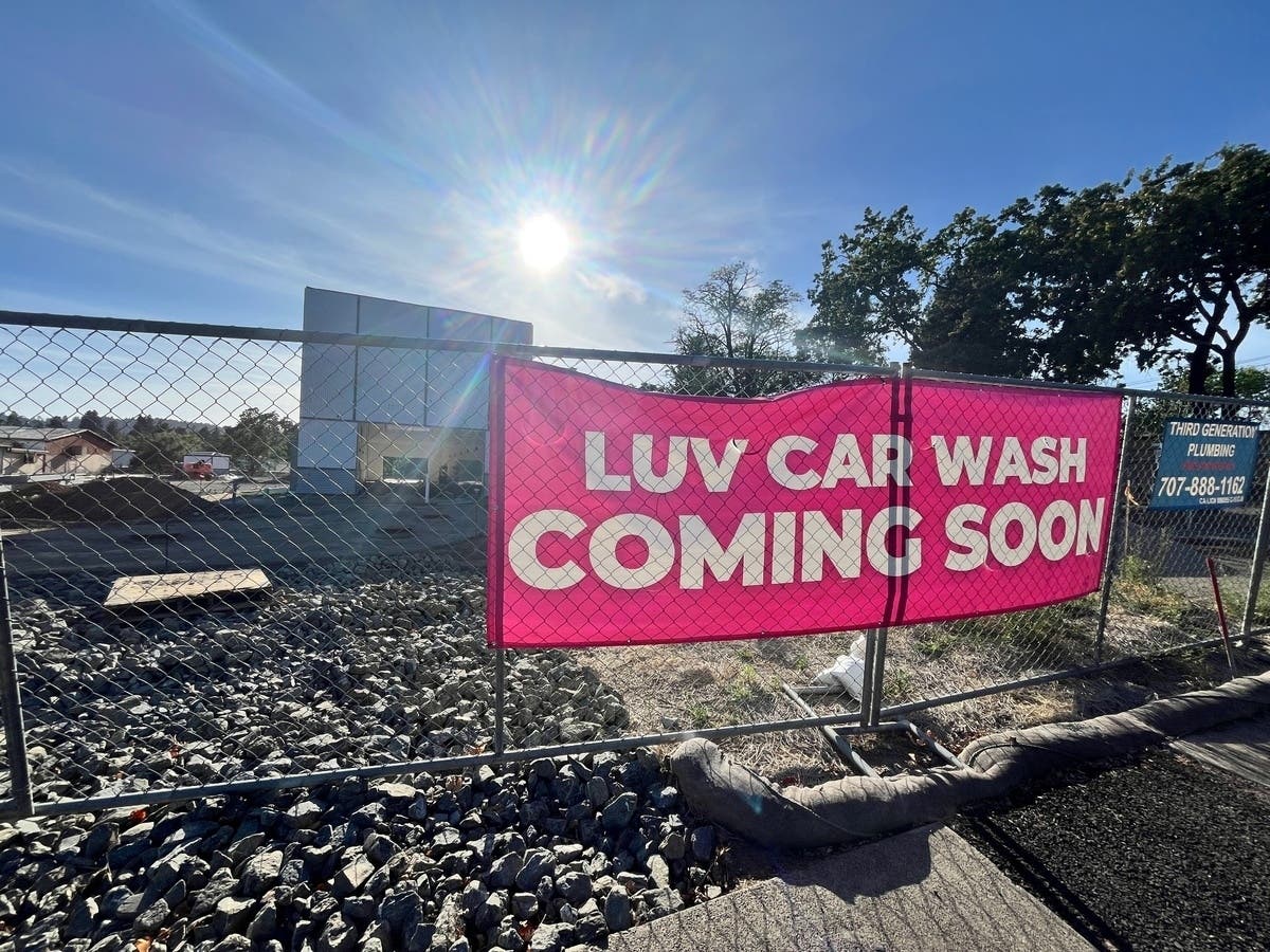 A self-service car wash in Healdsburg with a Splash Express facility is closer to restoring a service many residents have lacked for years.