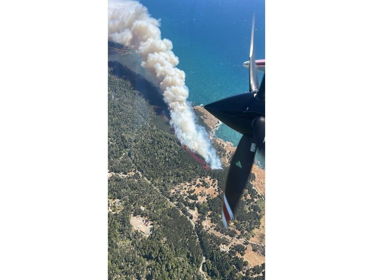 A fast-growing wildfire on the Sonoma Coast forced the evacuation of Salt Point State Park and closed Highway 1.