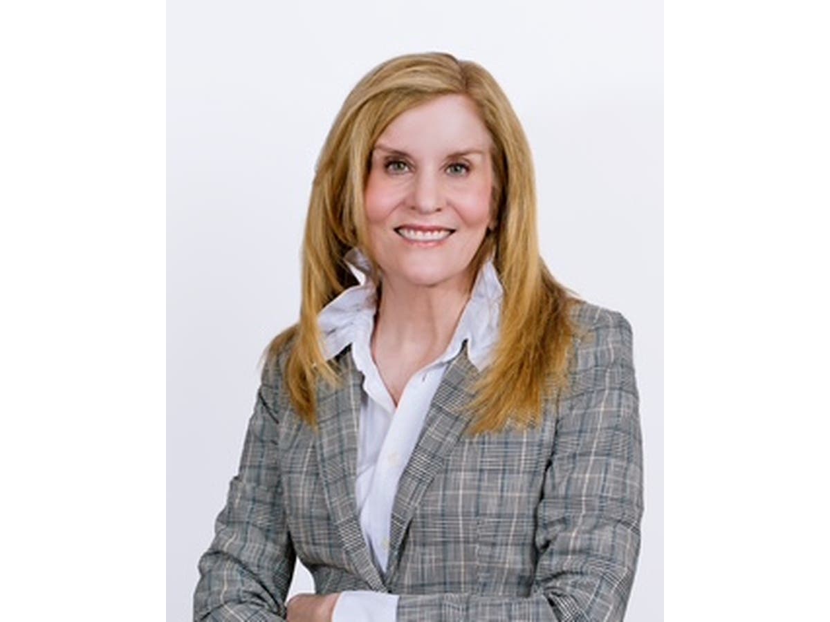 Giacomini Brewer brings experience in litigation, government operations, labor law, housing, land use, and public records.