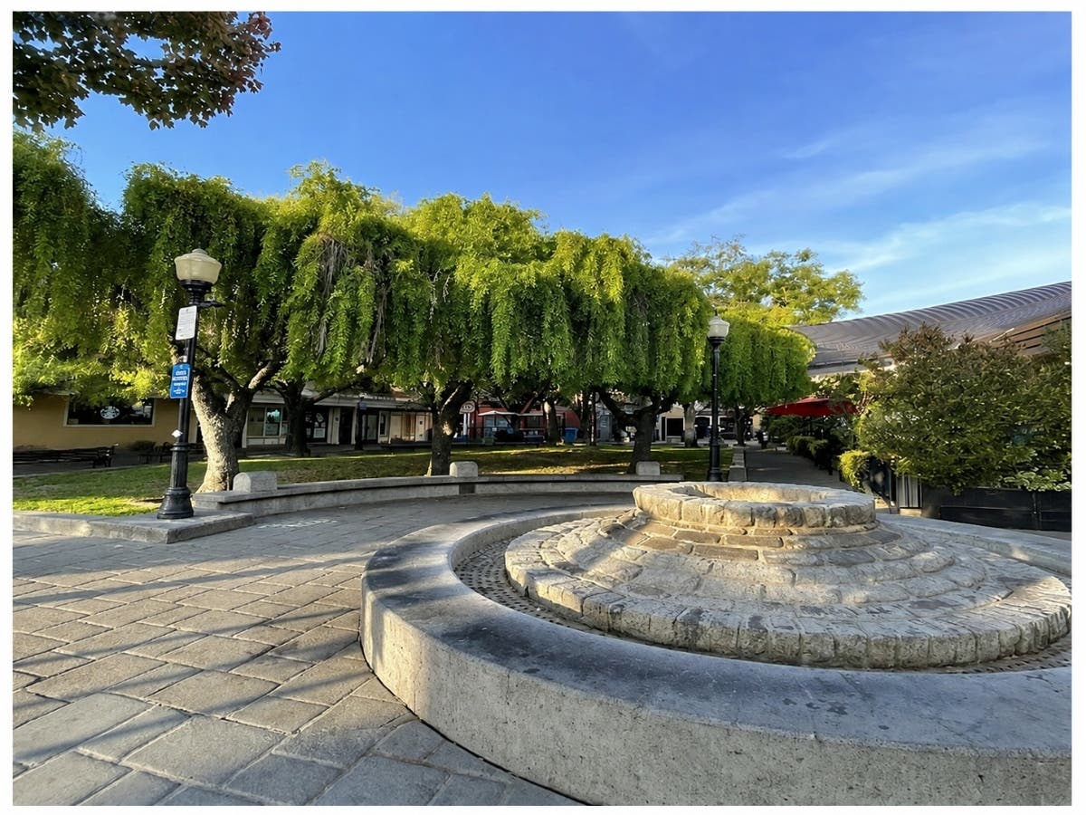 Residents who missed last weekend’s session can drop by Saturday and share what Putnam Plaza needs.