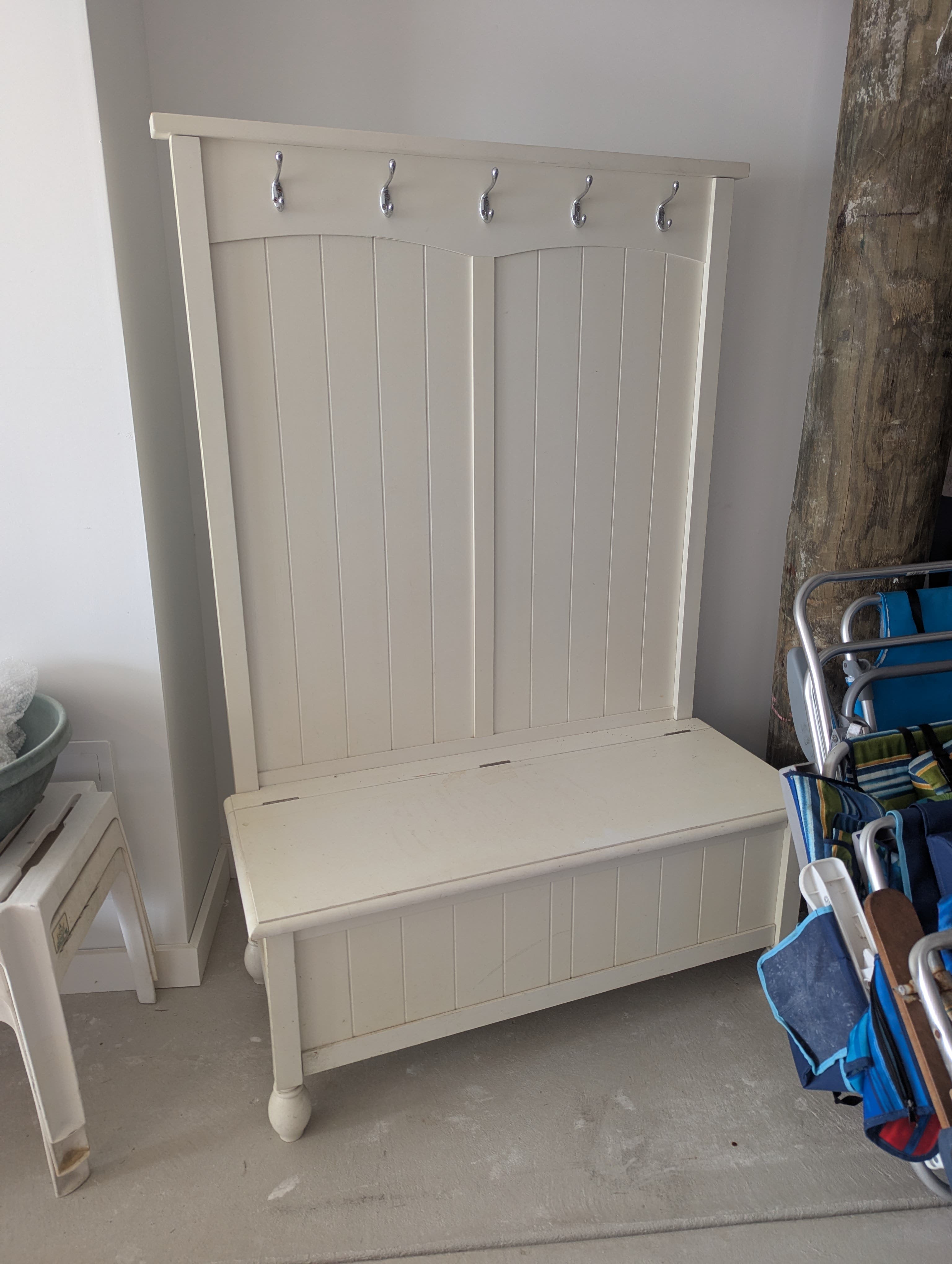 Chest with hooks