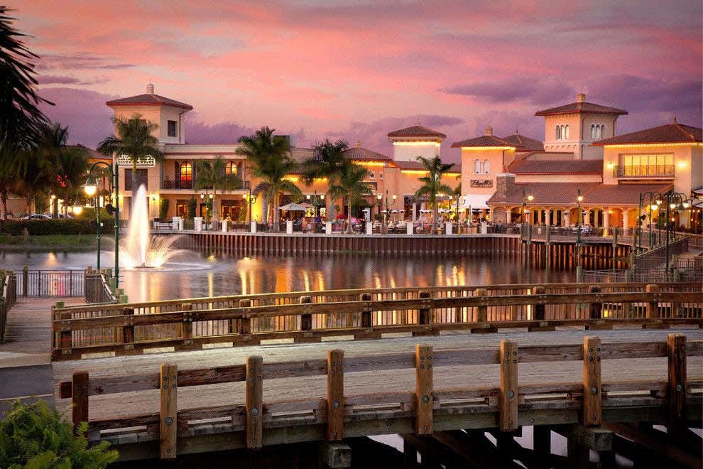 Coconut Point Mall